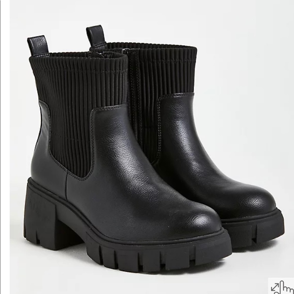 Boots-NWT